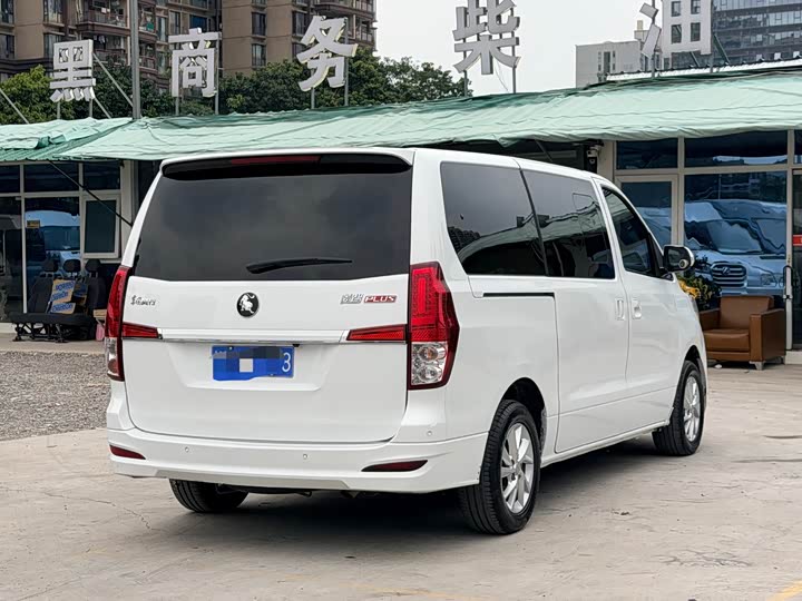 Dongfeng Forthing Lingzhi Plus 2023 2023款 2.0L 手动舒适型CNG 9座