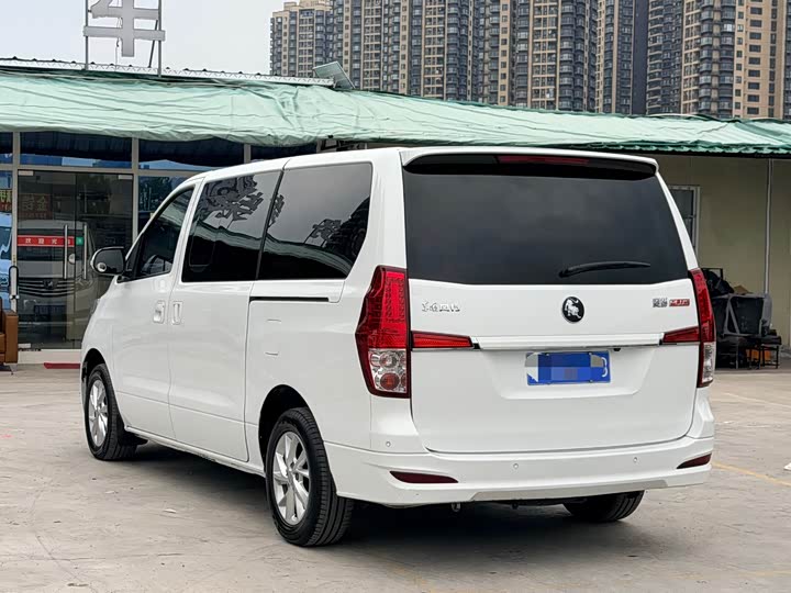 Dongfeng Forthing Lingzhi Plus 2023 2023款 2.0L 手动舒适型CNG 9座