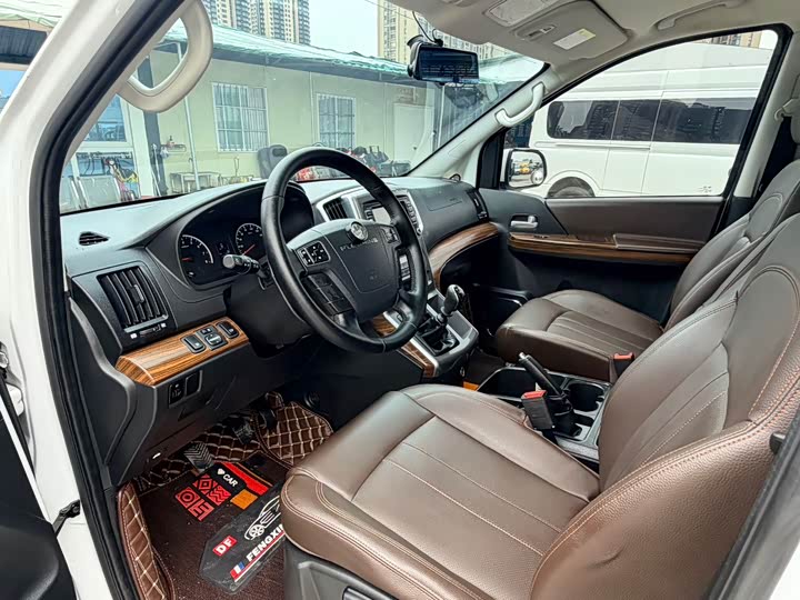 Dongfeng Forthing Lingzhi Plus 2023 2023款 2.0L 手动舒适型CNG 9座