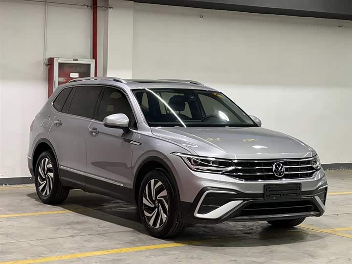 Фото 3 - Volkswagen Tiguan L Pro