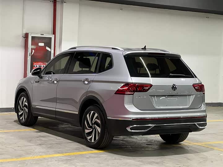 Фото 4 - Volkswagen Tiguan L Pro