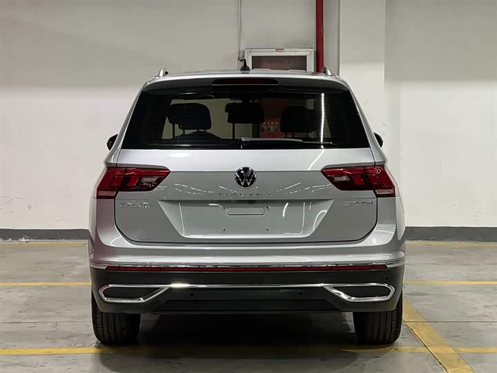 Фото 6 - Volkswagen Tiguan L Pro