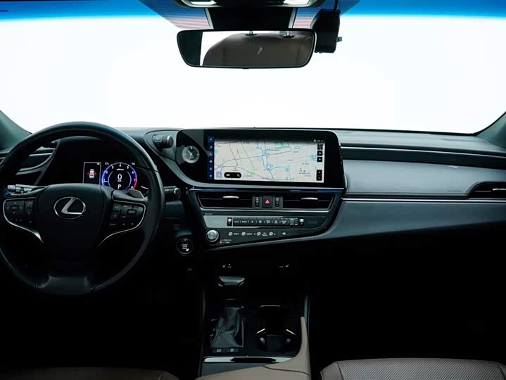 Фото 3 - Lexus ES