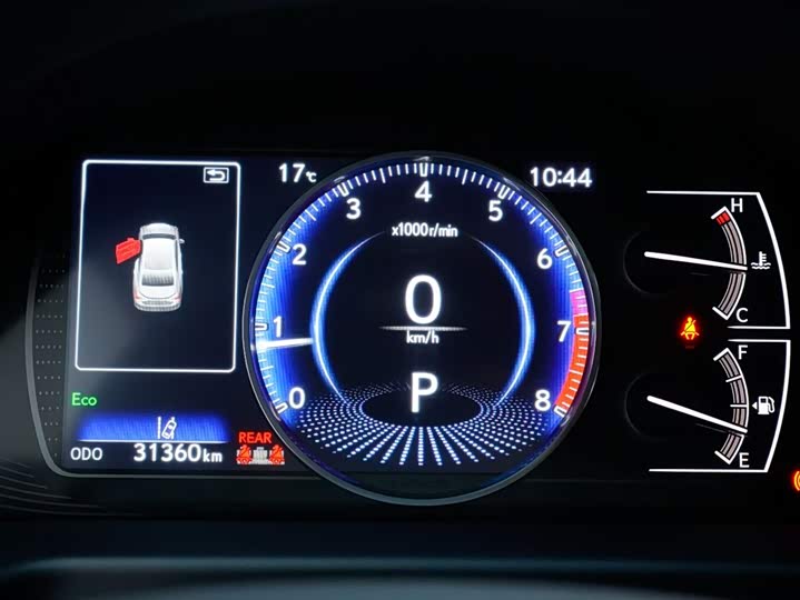 Фото 8 - Lexus ES