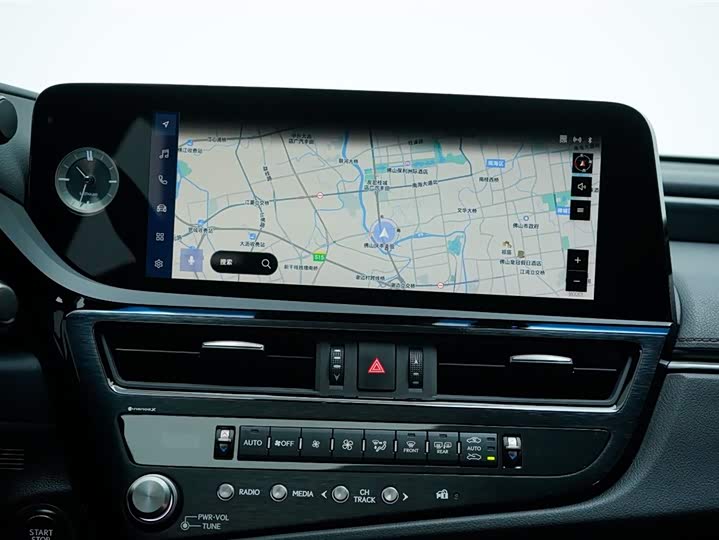 Фото 9 - Lexus ES