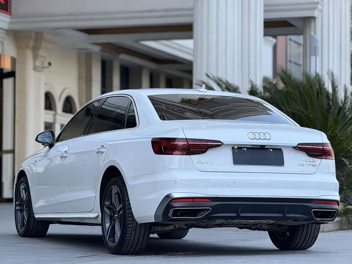 Фото 9 - Audi A4L