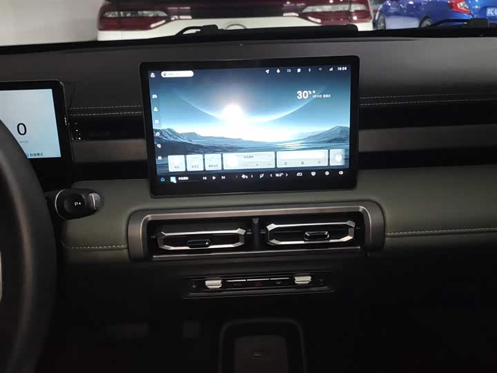 Фото 9 - Baojun Yep Plus