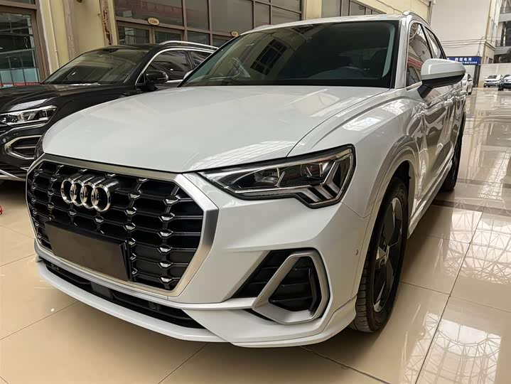 Фото 1 - Audi Q3
