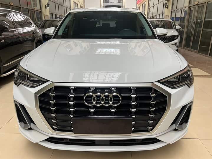 Фото 2 - Audi Q3