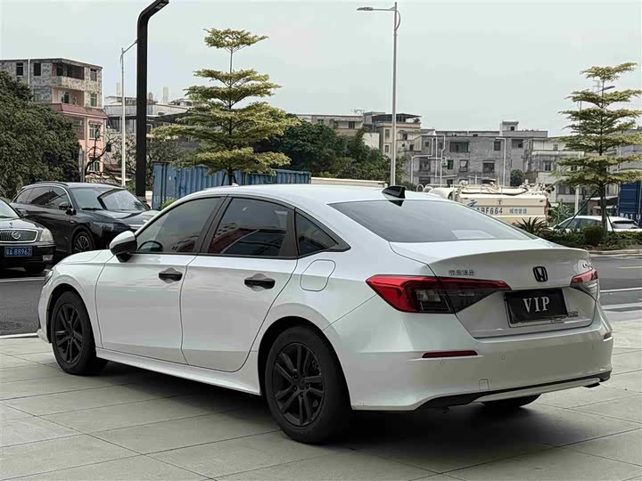 Фото 4 - Honda Civic