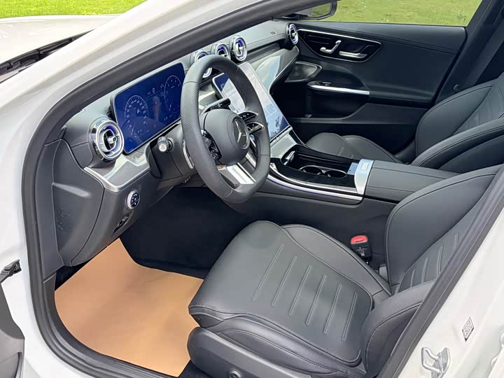 Zdjęcie 7 - Mercedes-Benz C-Class