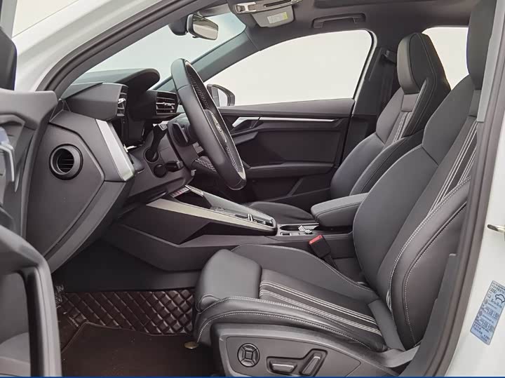 Photo 4 - Audi A3