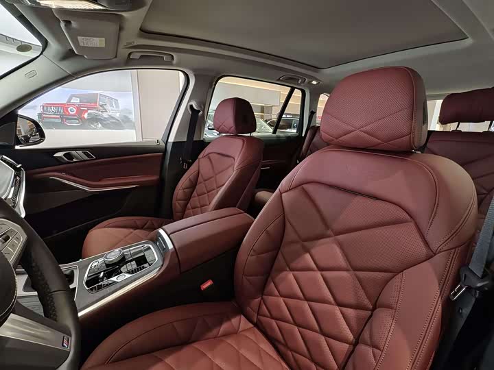 BMW X5 2026 2026款 xDrive 30Li 尊享型M运动曜夜套装