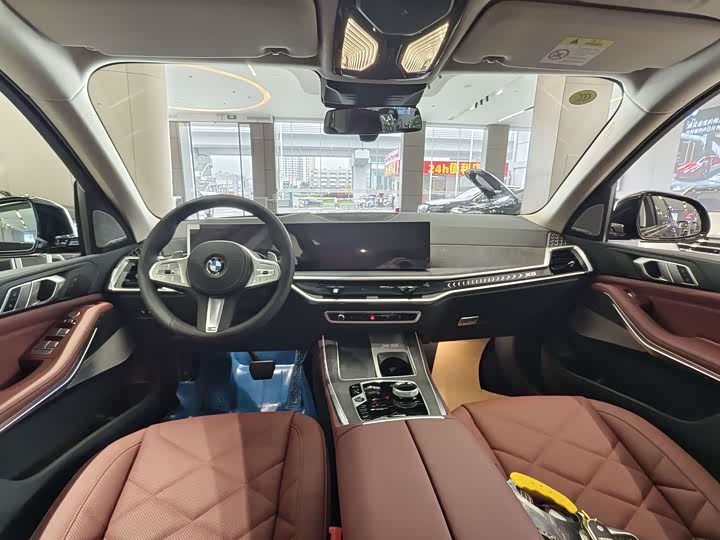 BMW X5 2026 2026款 xDrive 30Li 尊享型M运动曜夜套装