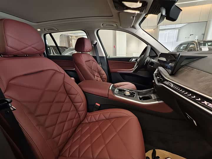 BMW X5 2026 2026款 xDrive 30Li 尊享型M运动曜夜套装