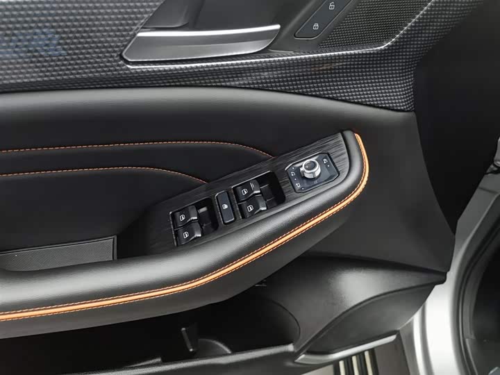 Haval F7 2021 2021款 2.0T 两驱i范