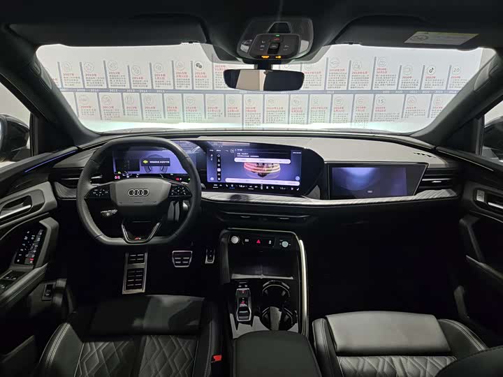 Audi Q5L 2026 2026款 2.0T 智混尊享型