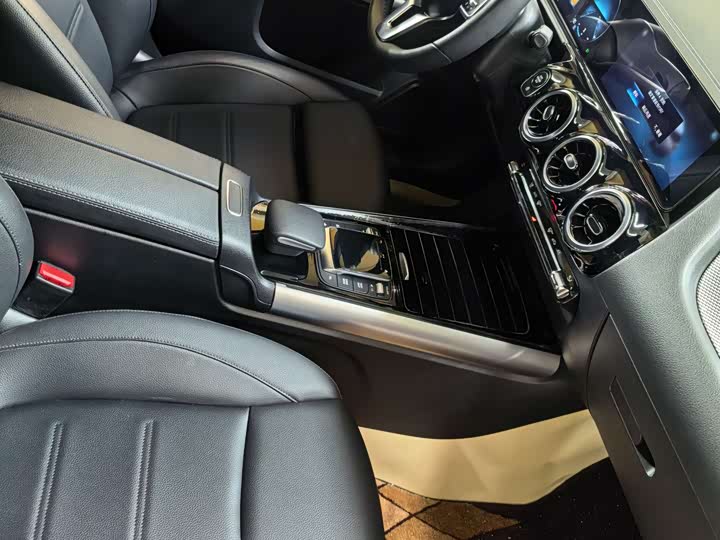 Фото 5 - Mercedes-Benz GLA-Class