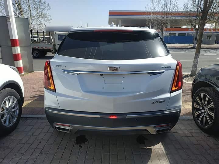 Фото 6 - Cadillac XT5