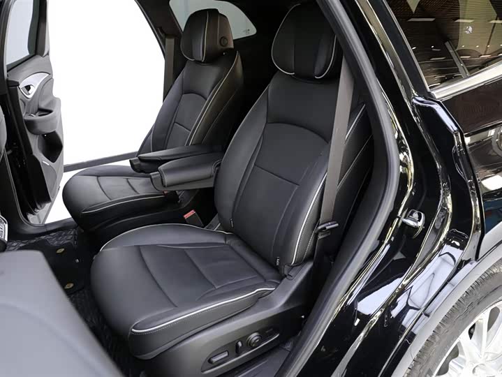 Фото 8 - Buick Enclave