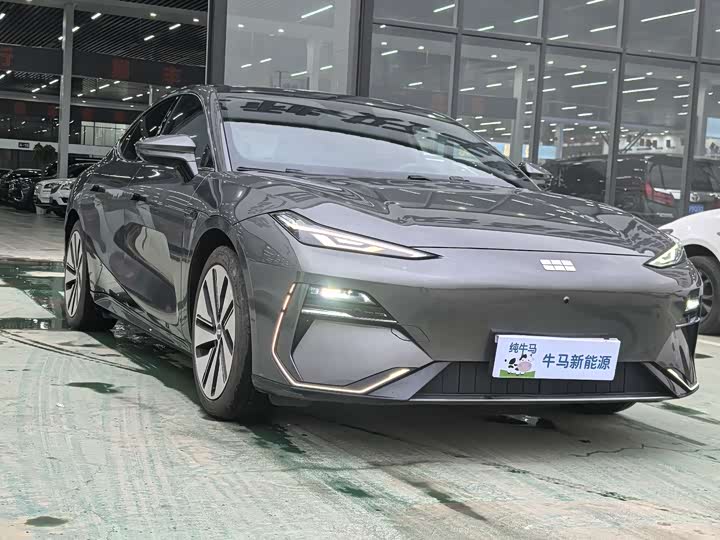 Geely Galaxy E8 2024 2024款 665km 后驱星舰 远航版