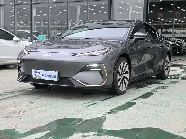 Geely Galaxy E8 2024 2024款 665km 后驱星舰 远航版