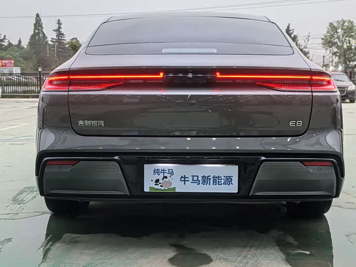 Geely Galaxy E8 2024 2024款 665km 后驱星舰 远航版