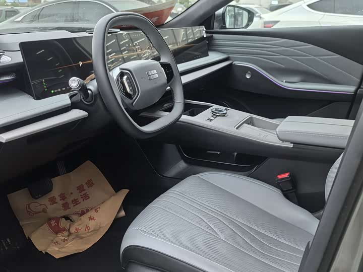 Geely Galaxy E8 2024 2024款 665km 后驱星舰 远航版