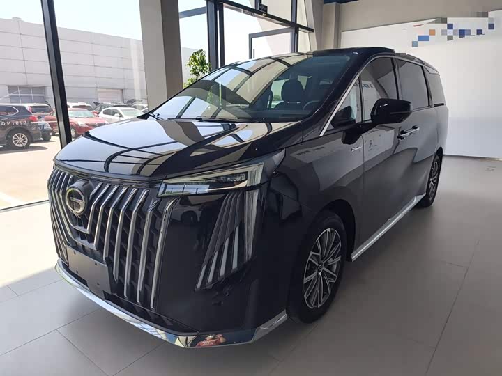 Фото 2 - GAC Trumpchi M8