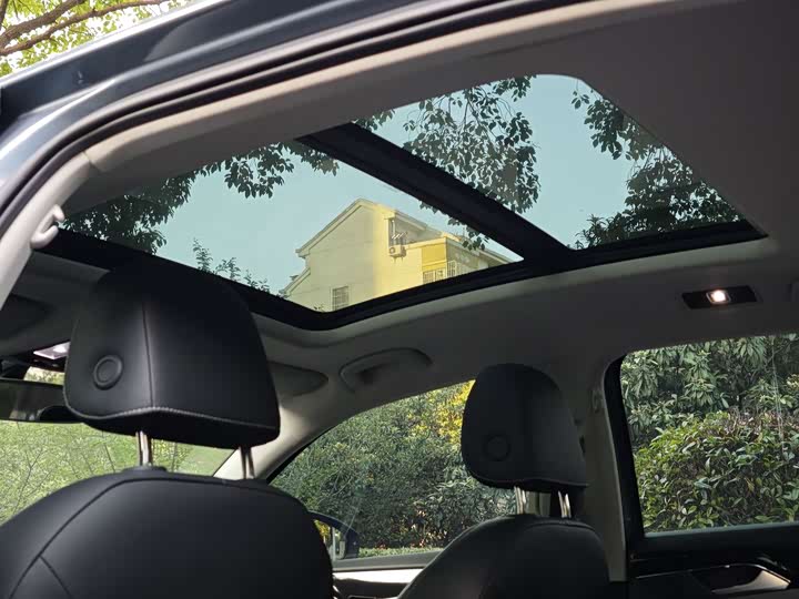 Фото 9 - Volkswagen Passat