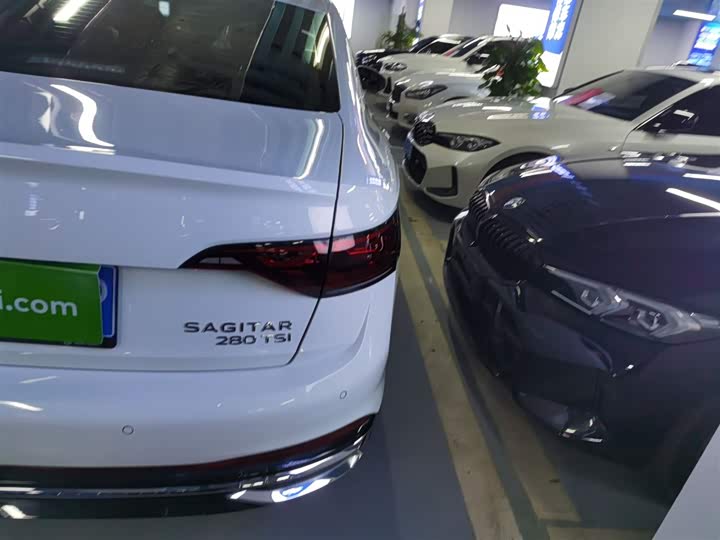 Фото 8 - Volkswagen Sagitar L