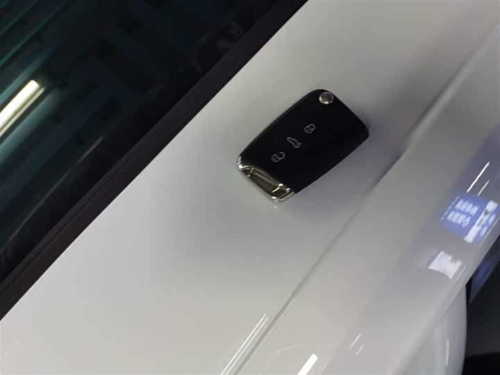 Фото 9 - Volkswagen Sagitar L