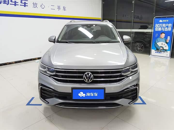 Фото 2 - Volkswagen Tiguan L Pro