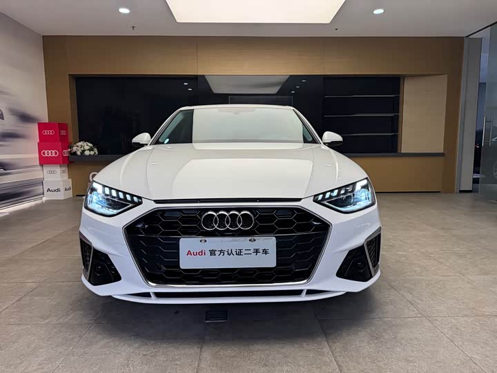 Фото 2 - Audi A4L