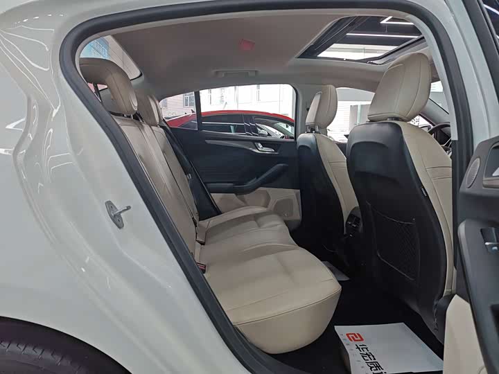 Ford Focus 2021 2021款 三厢 EcoBoost 180 自动锋潮型