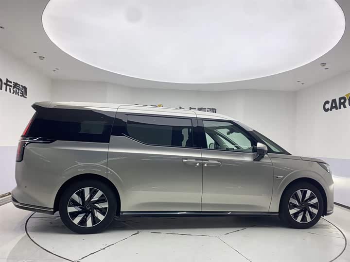 Volvo EM90 2025 2025款 Ultra 六座