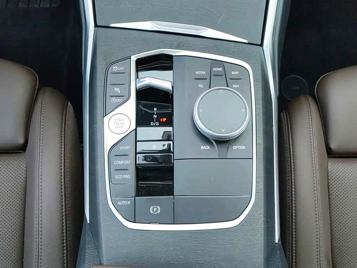Photo 5 - BMW 3 Series