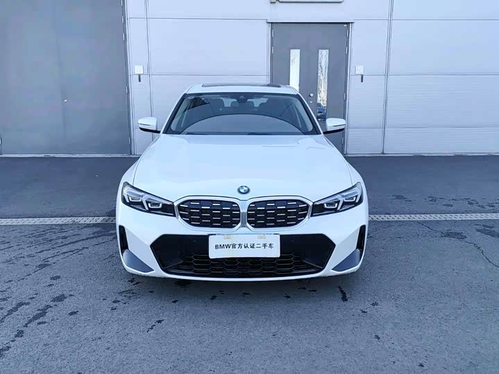 Photo 8 - BMW 3 Series
