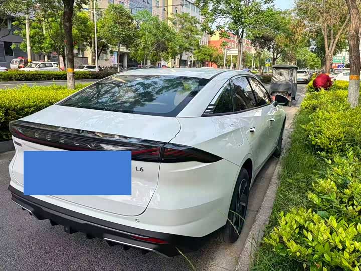 Фото 3 - Geely Galaxy L6