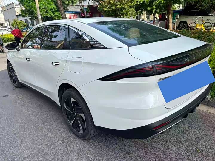 Фото 5 - Geely Galaxy L6