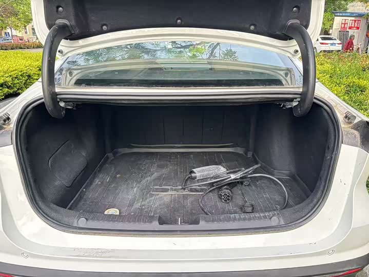 Фото 9 - Geely Galaxy L6