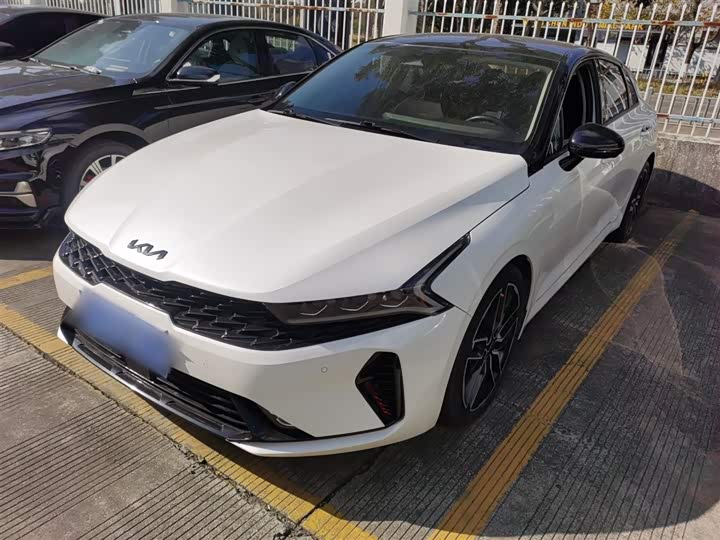 Фото 2 - Kia K5