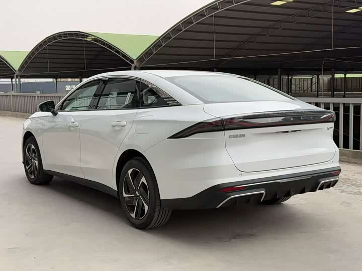 2025 Geely Galaxy L6