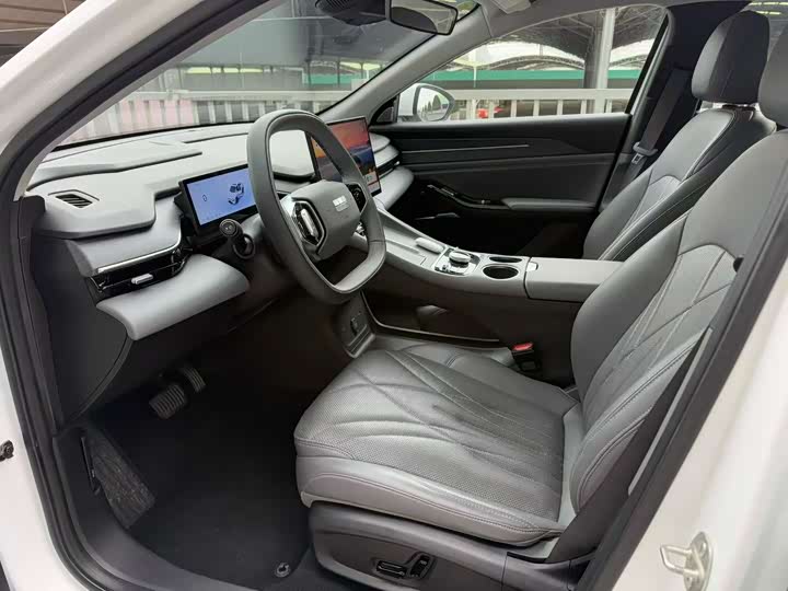 Geely Galaxy L6 2025 2025款 EM-i 140km 星舰版
