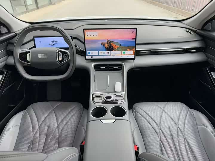 Geely Galaxy L6 2025 2025款 EM-i 140km 星舰版