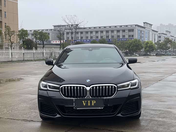 Photo 1 - BMW 5 Series