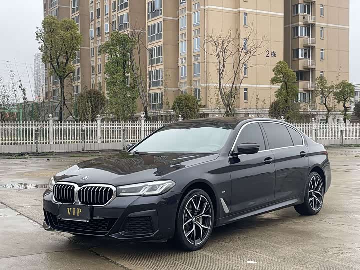 Photo 2 - BMW 5 Series