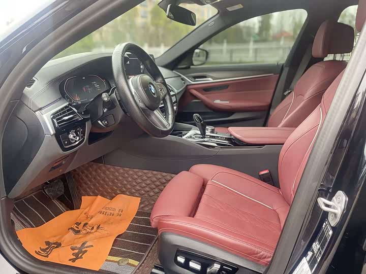 Photo 3 - BMW 5 Series