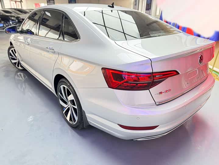 Фото 6 - Volkswagen Sagitar L