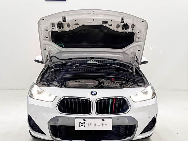 Photo 5 - BMW X2